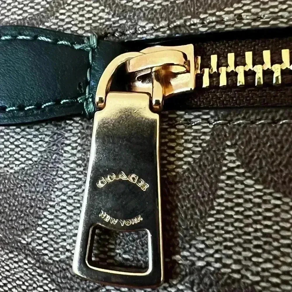 COACH Gallery Tote In Signature Canvas Top Zip Tan Brown Dark Green 79609 EUC - Picture 6 of 10